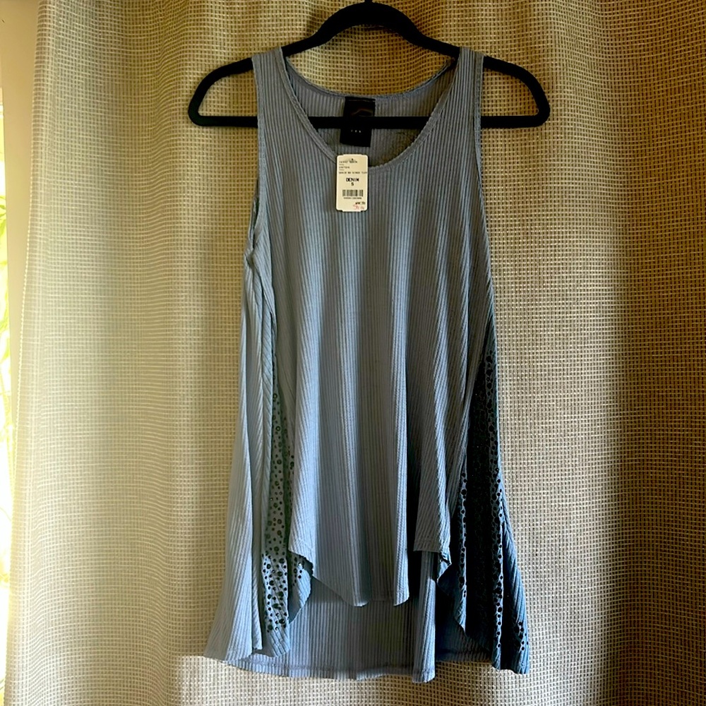 New Vocal Tank Size Small